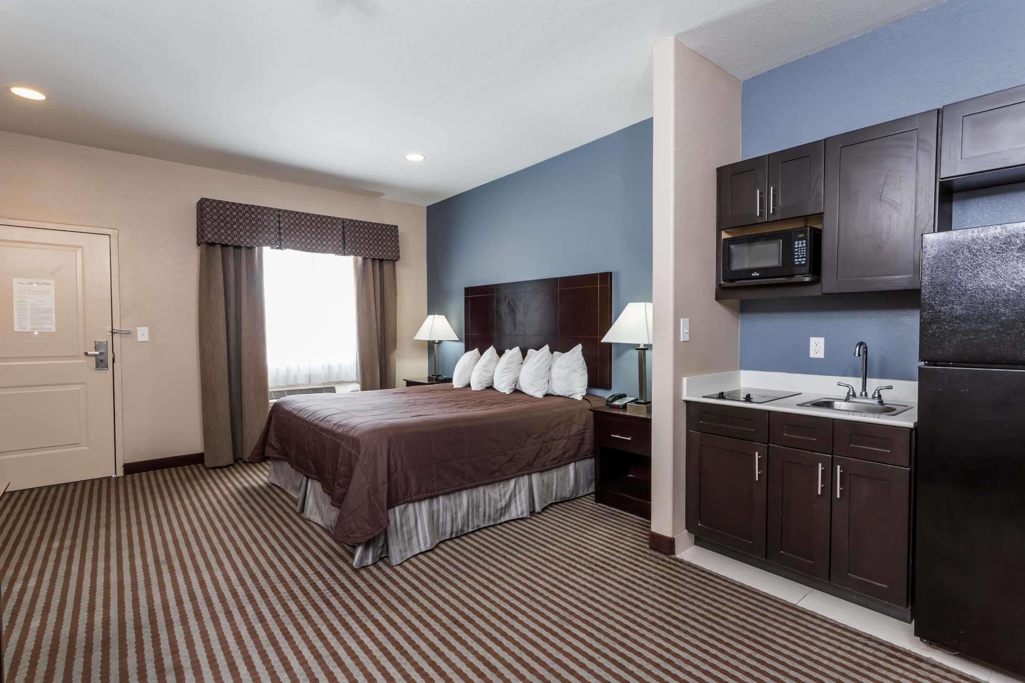 Atria Inn & Suites Three Rivers Eksteriør billede
